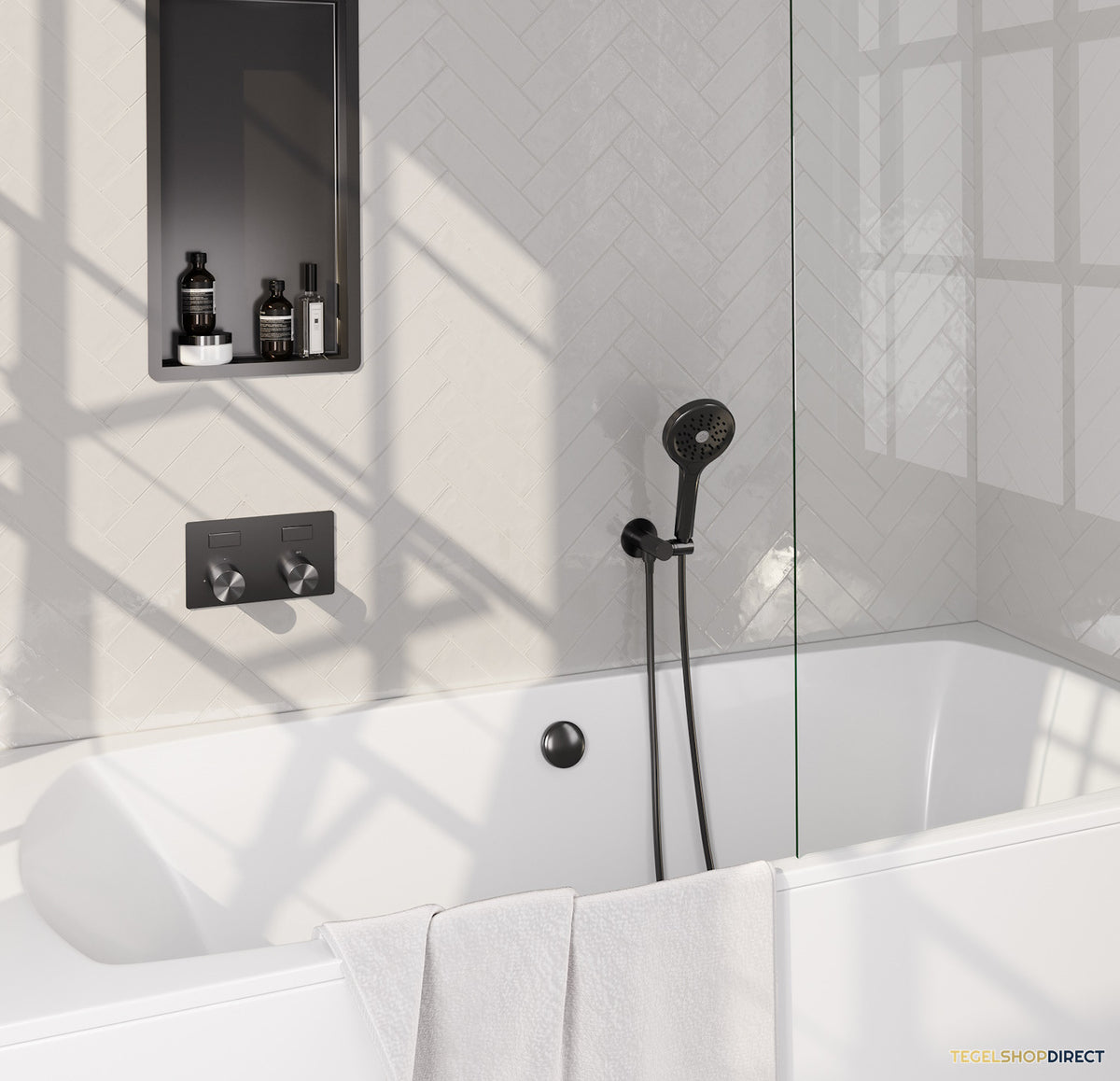 Inbouwthermostaat set Brauer Carving Met Drukknoppen Incl Baduitloop en Afvoer Gunmetal (Keuze Handdouche) – afbeelding 2