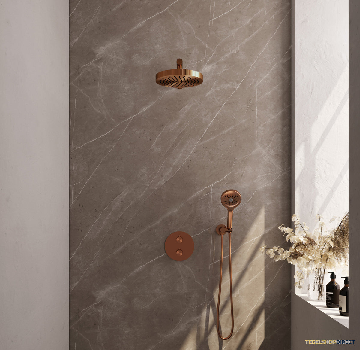Brauer Stripe thermostatische inbouw regendouche 3-weg rond SET 40 met 25 cm douchekop en rechte muurarm en 3-standen handdouche en doucheslang en wandaansluitbocht koper geborsteld PVD