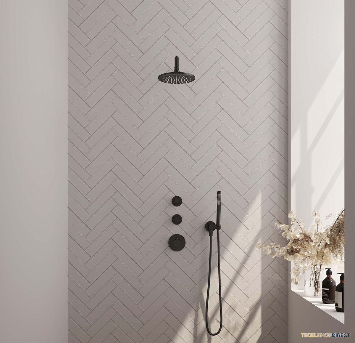 Regendoucheset Inbouw Brauer Black Carving Thermostatisch 20cm met Gebogen Wandarm en Handdouche Staaf Losse Stopkranen Mat Zwart