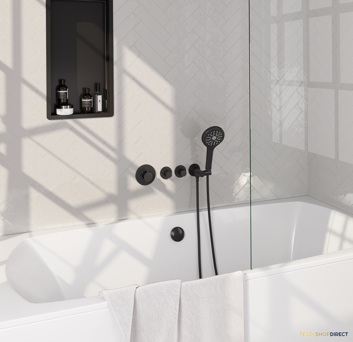 Brauer Stripe thermostatische inbouw badkraan SET 02 met badvulcombinatie en 3-standen handdouche en doucheslang en wandaansluitbocht mat zwart
