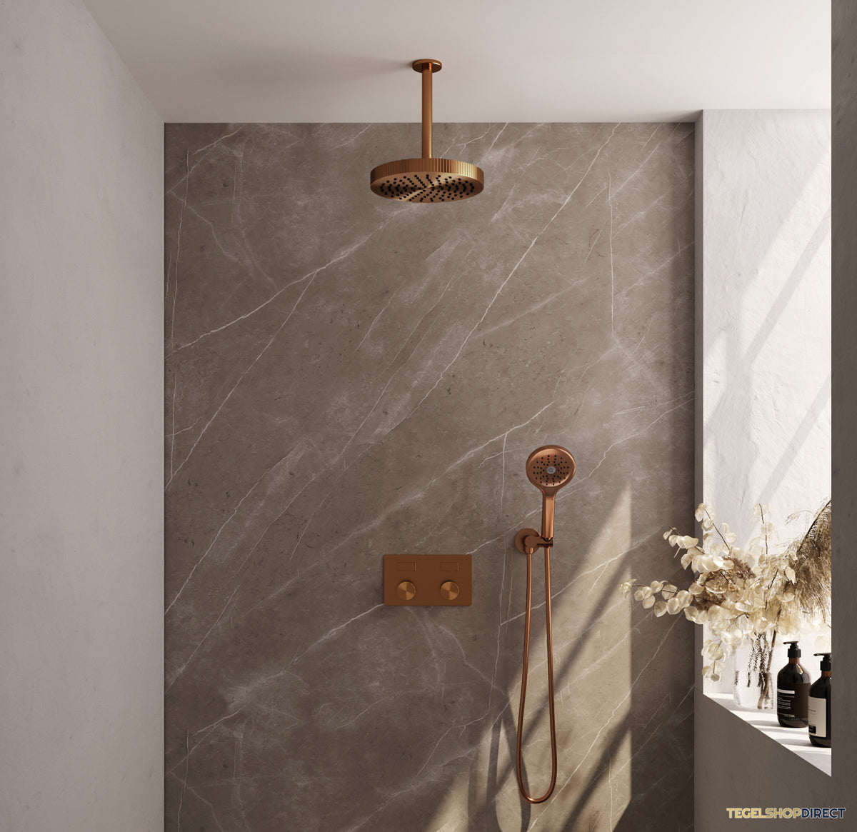 Brauer Stripe thermostatische inbouw regendouche met drukknoppen SET 30 met 25 cm douchekop en plafondarm en 3-standen handdouche en doucheslang en wandaansluitbocht koper geborsteld PVD