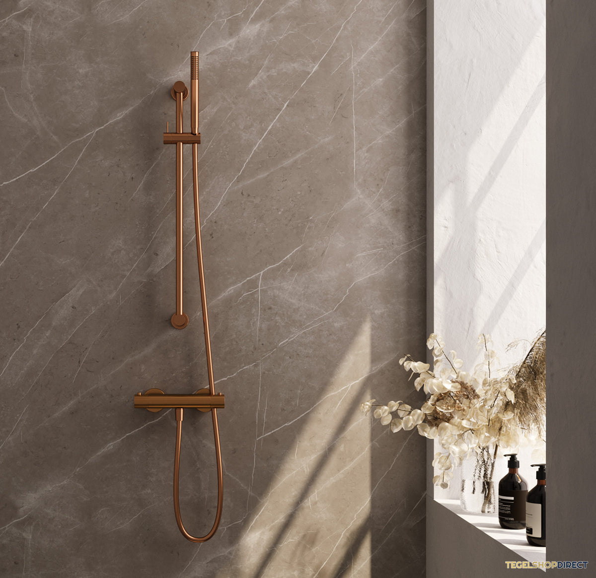 Brauer Stripe opbouw douche thermostaatkraan SET 01 met glijstang en staaf handdouche en doucheslang koper geborsteld PVD