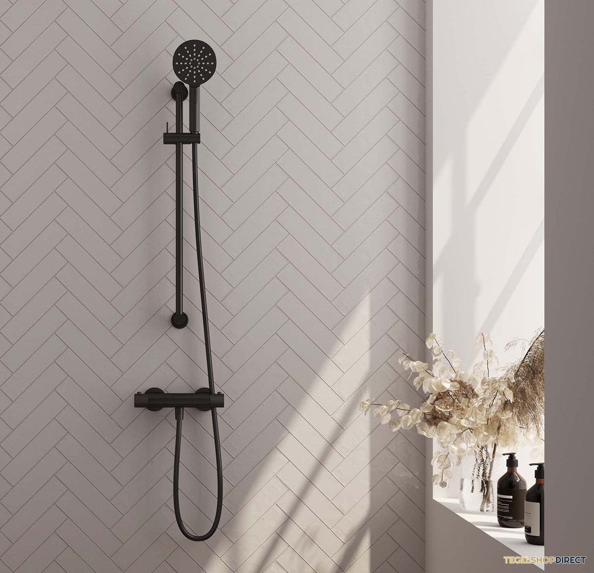 Douchekraanset Brauer Black Carving Opbouw Met Glijstang En Ronde Handdouche Mat Zwart
