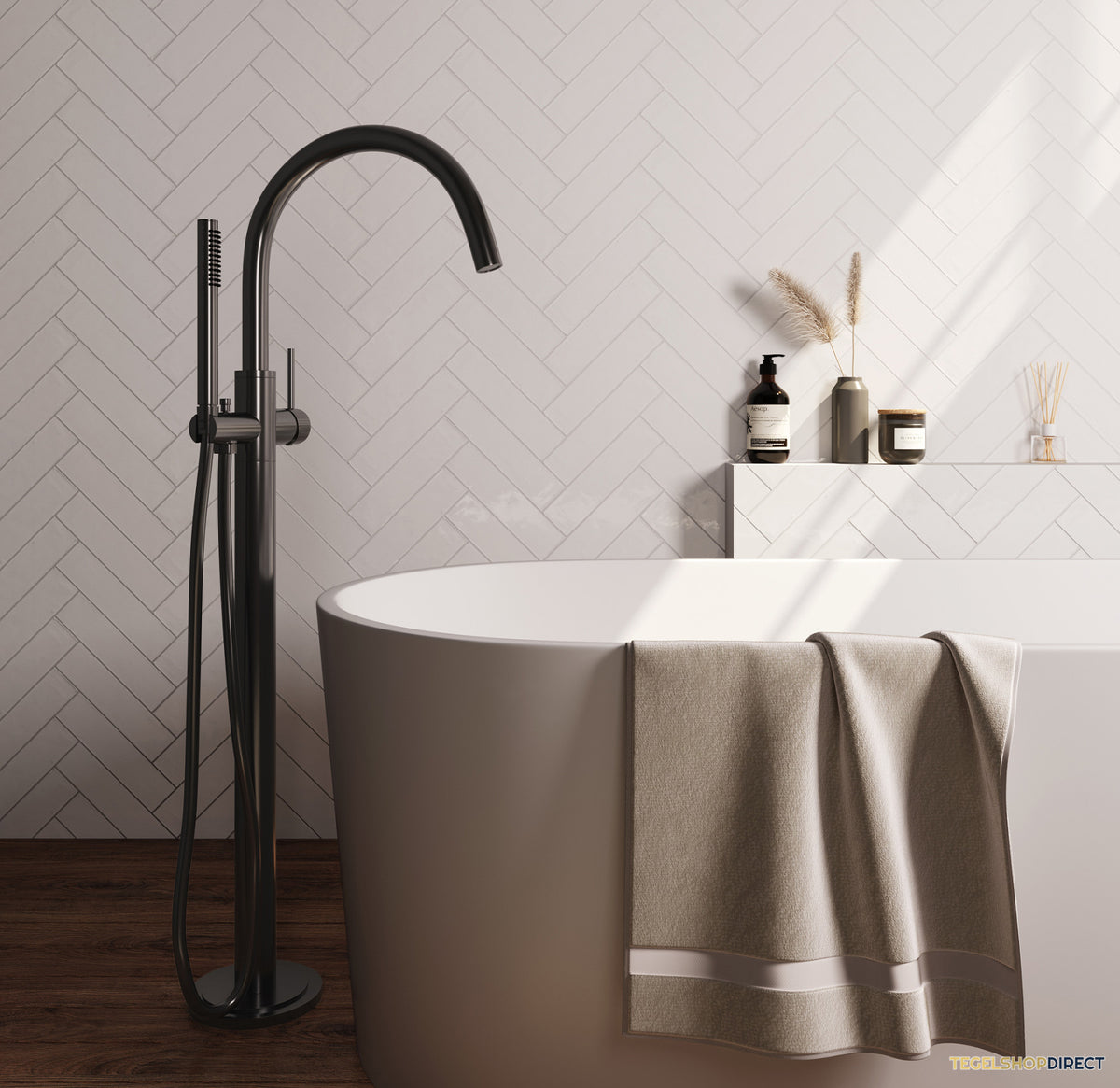 Brauer Stripe vrijstaande badmengkraan SET 01 met staaf handdouche en doucheslang gunmetal geborsteld PVD