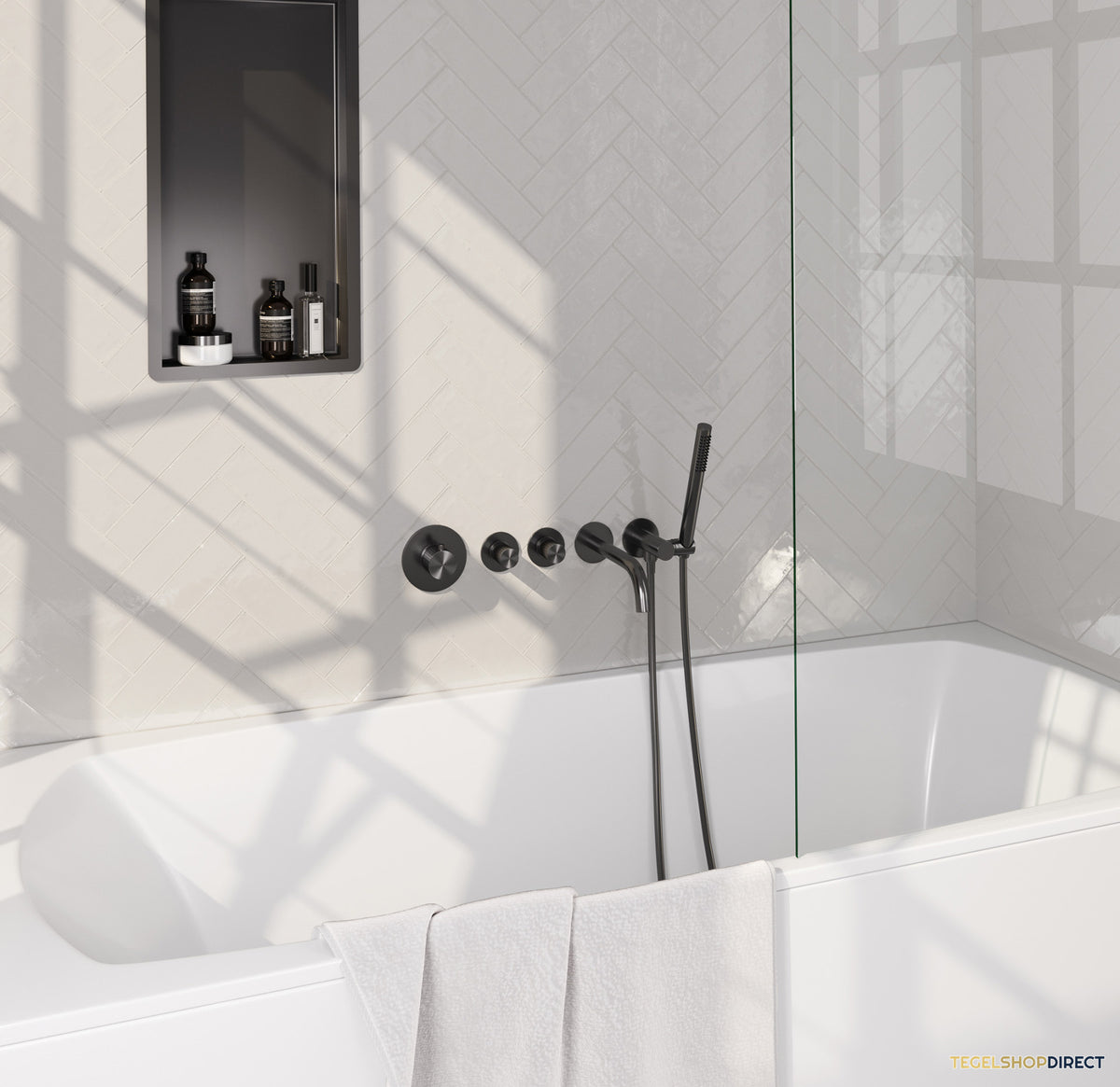 Brauer Stripe thermostatische inbouw badkraan SET 01 met uitloop en staaf handdouche en doucheslang en wandaansluitbocht gunmetal geborsteld PVD