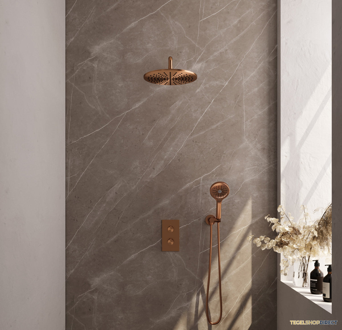 Regendoucheset Inbouw Brauer Copper Carving Thermostatisch 30cm met 3-Weg Omstelling, Gebogen Wandarm en 3-Standen Handdouche Geborsteld Koper
