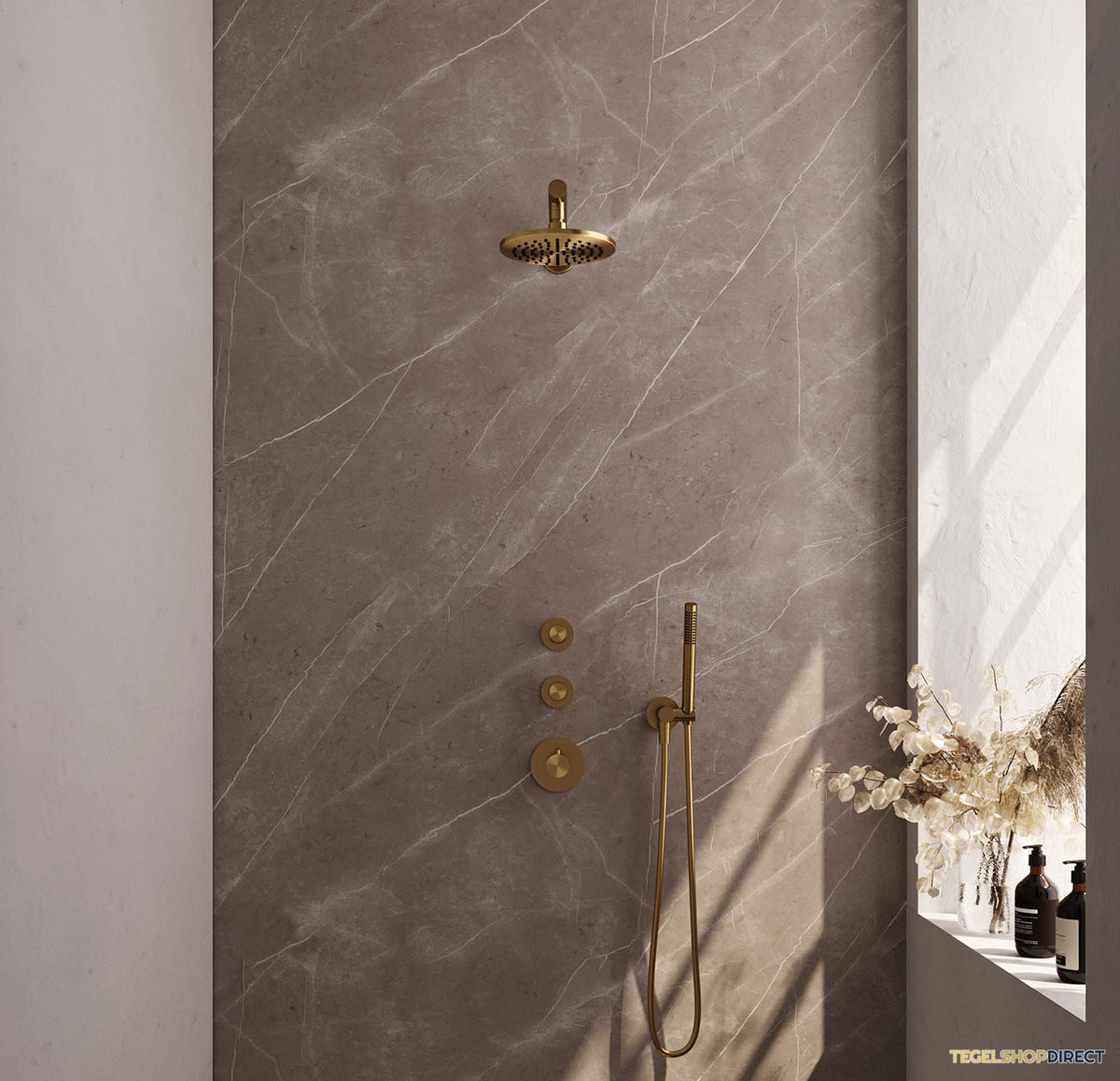 Regendoucheset Inbouw Brauer Gold Carving Thermostatisch 20cm met Wandarm en Handdouche Staaf Losse Stopkranen Geborsteld Goud