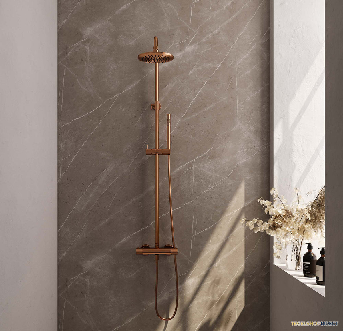Regendoucheset Opbouw Brauer Copper Carving 20 cm Thermostatisch met Staaf Handdouche Geborsteld Koper