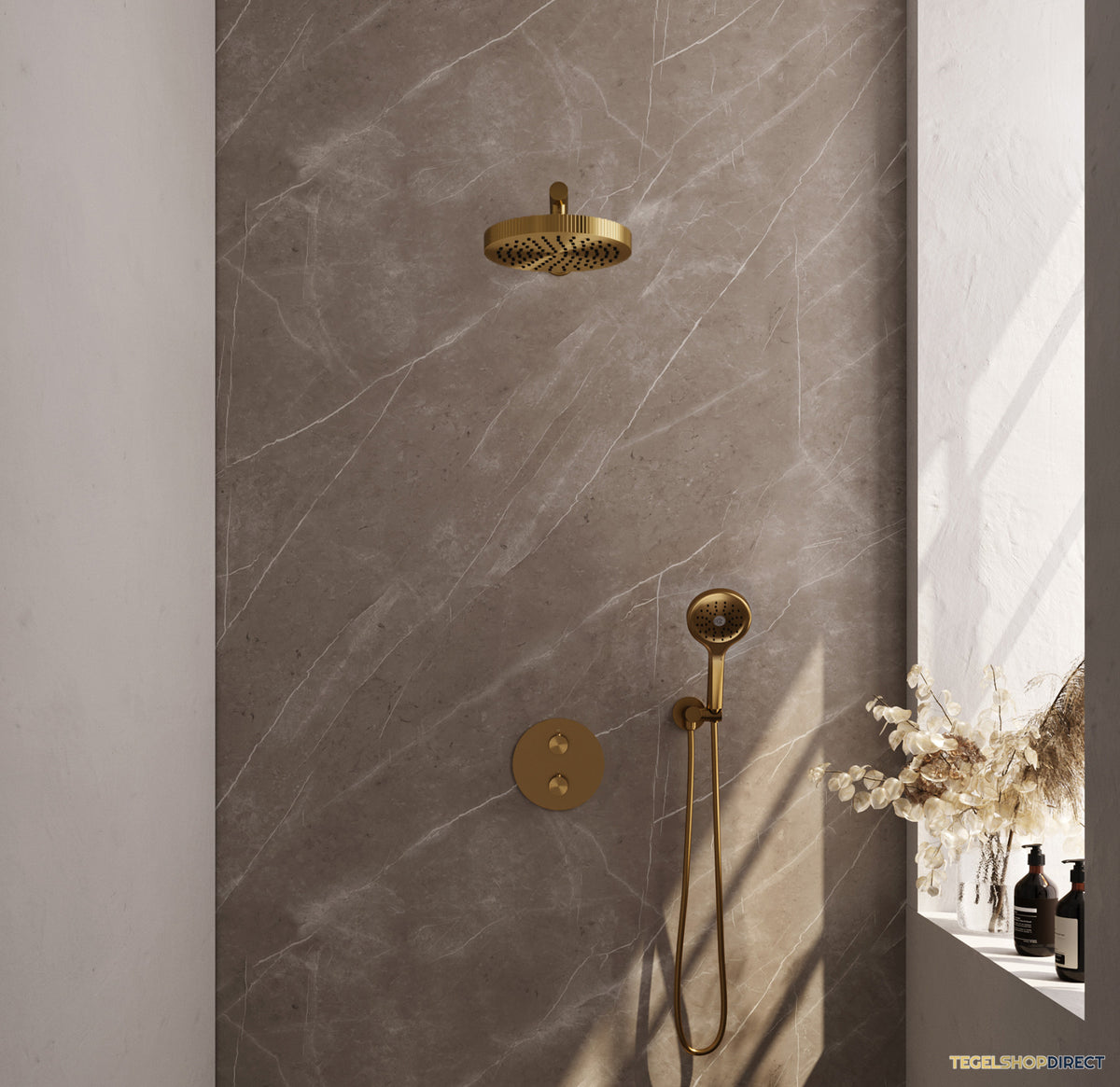 Brauer Stripe thermostatische inbouw regendouche 3-weg rond SET 40 met 25 cm douchekop en rechte muurarm en 3-standen handdouche en doucheslang en wandaansluitbocht goud geborsteld PVD
