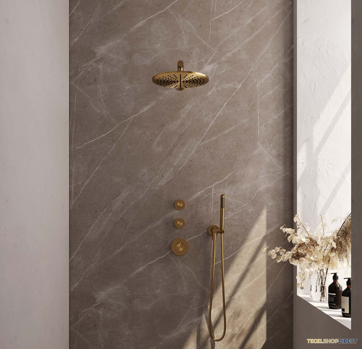 Regendoucheset Inbouw Brauer Gold Carving Thermostatisch 30cm met Wandarm en Handdouche Staaf Losse Stopkranen Geborsteld Goud