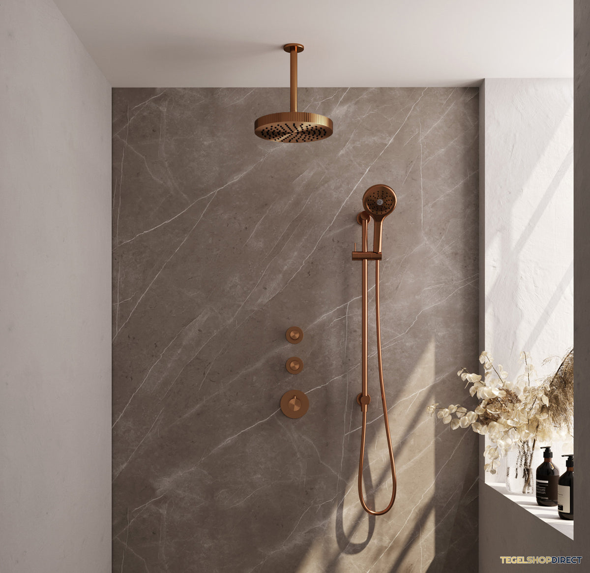 Brauer Stripe thermostatische inbouw regendouche SET 12 met 25 cm douchekop en plafondarm en 3-standen handdouche en doucheslang en geintegreerde glijstang koper geborsteld PVD