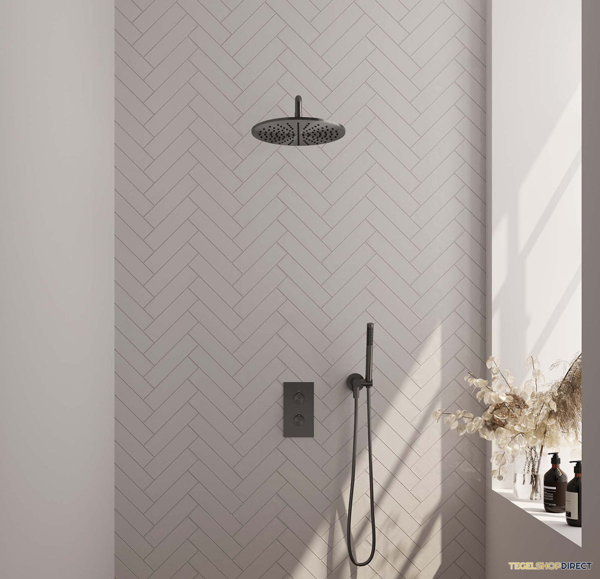 Regendoucheset Inbouw Brauer Gunmetal Carving Thermostatisch 30cm met 3-Weg Omstelling, Gebogen Wandarm en Staaf Handdouche Geborsteld Gunmetal