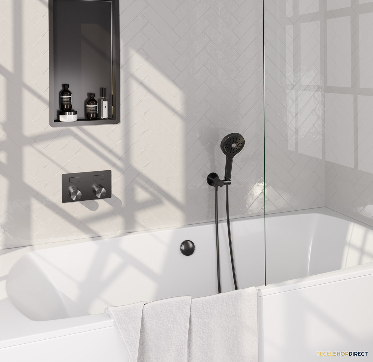 Brauer Stripe thermostatische inbouw badkraan met drukknoppen SET 04 met badvulcombinatie en 3-standen handdouche en doucheslang en wandaansluitbocht gunmetal geborsteld PVD