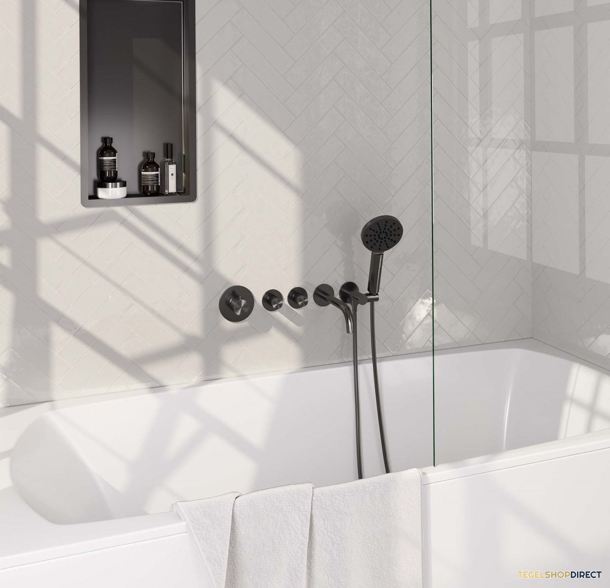 Inbouwthermostaatset Brauer Gunmetal Carving Incl Baduitloop en 3 Standen Handdouche Gunmetal