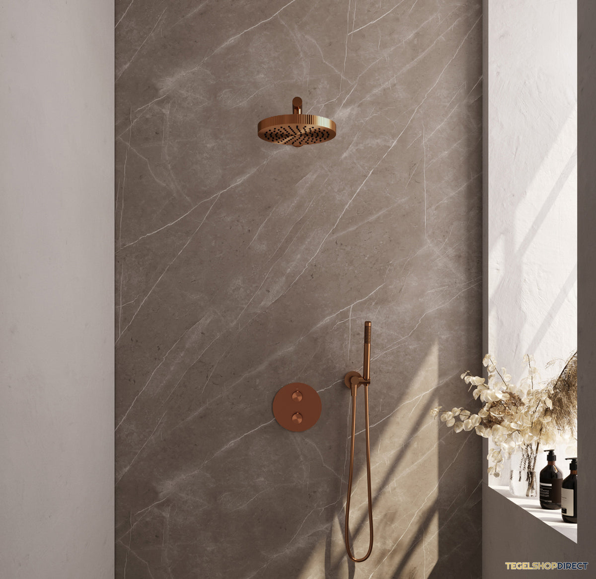 Brauer Stripe thermostatische inbouw regendouche 3-weg rond SET 37 met 25 cm douchekop en rechte muurarm en staaf handdouche en doucheslang en wandaansluitbocht koper geborsteld PVD