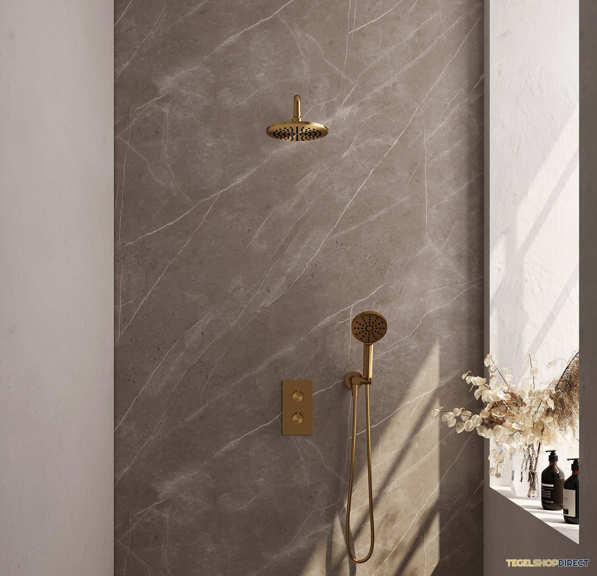 Regendoucheset Inbouw Brauer Gold Carving Thermostatisch 20cm met 3-Weg Omstelling, Gebogen Wandarm en 3-Standen Handdouche Geborsteld Goud