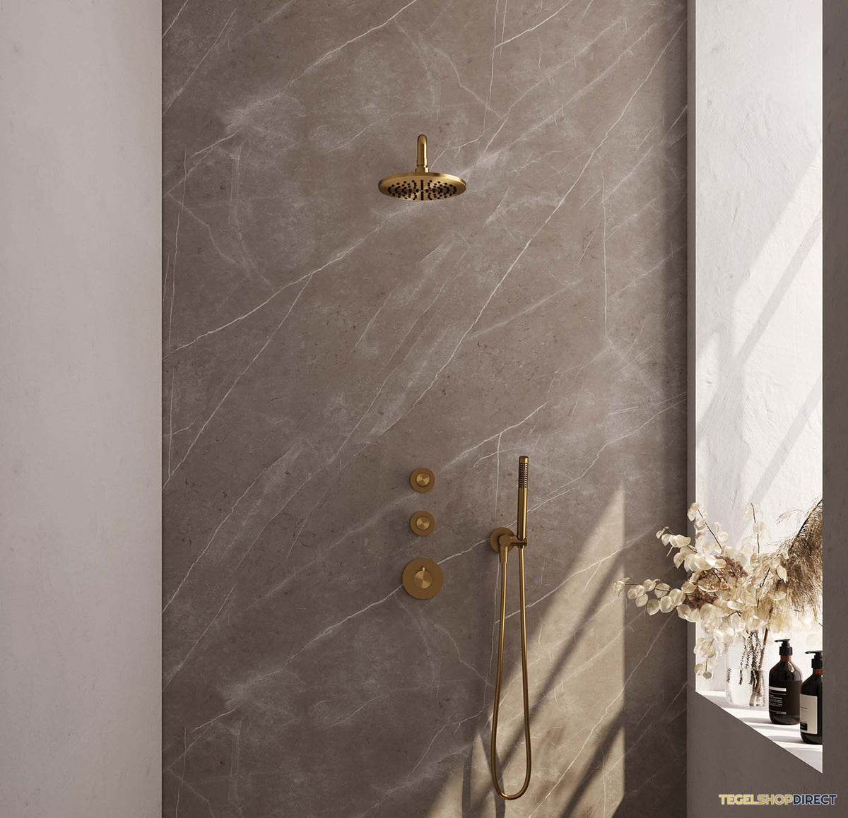 Regendoucheset Inbouw Brauer Gold Edition Thermostatisch 20cm met Gebogen Wandarm en Handdouche Staaf Losse Stopkranen Geborsteld Goud