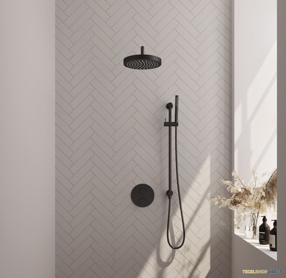 Brauer Stripe thermostatische inbouw regendouche 3-weg rond SET 44 met 25 cm douchekop en gebogen muurarm en staaf handdouche en doucheslang en geintegreerde glijstang mat zwart