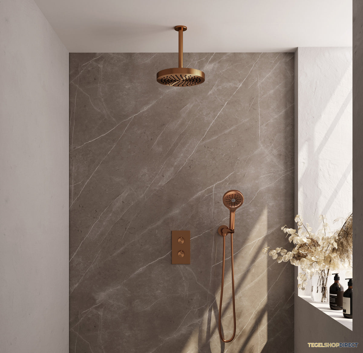 Brauer Stripe thermostatische inbouw regendouche 3-weg rechthoekig SET 18 met 25 cm douchekop en plafondarm en 3-standen handdouche en doucheslang en wandaansluitbocht koper geborsteld PVD
