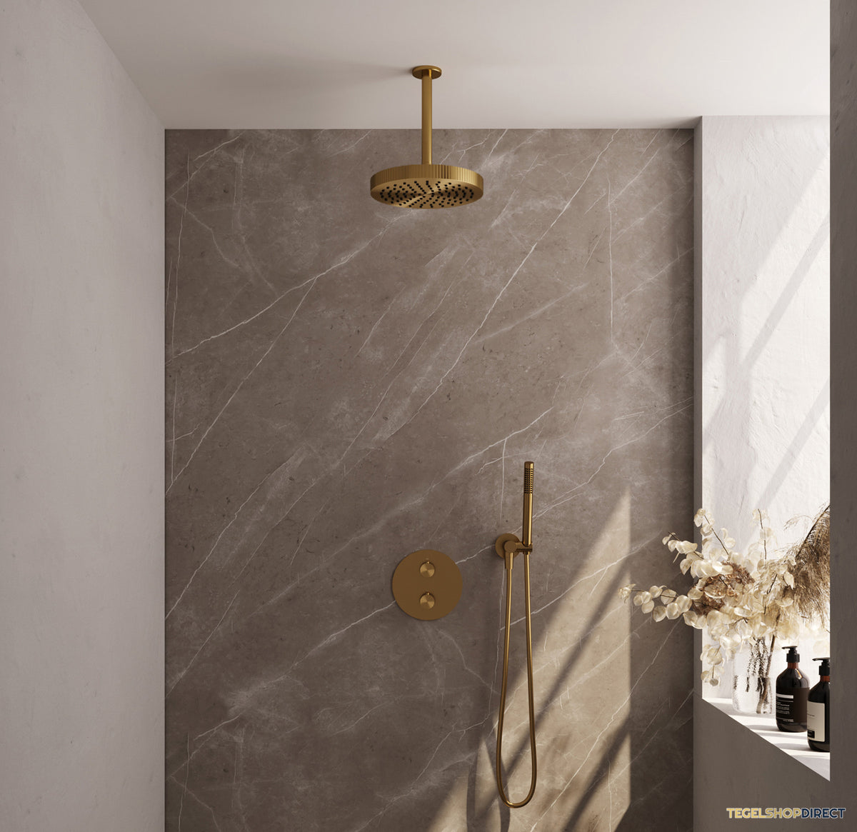 Brauer Stripe thermostatische inbouw regendouche 3-weg rond SET 39 met 25 cm douchekop en plafondarm en staaf handdouche en doucheslang en wandaansluitbocht goud geborsteld PVD