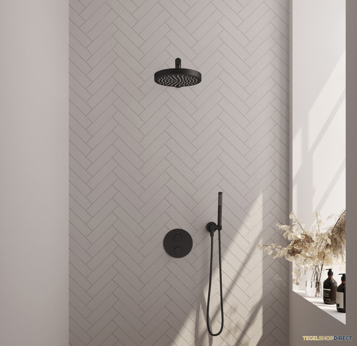 Brauer Stripe thermostatische inbouw regendouche 3-weg rond SET 37 met 25 cm douchekop en rechte muurarm en staaf handdouche en doucheslang en wandaansluitbocht mat zwart