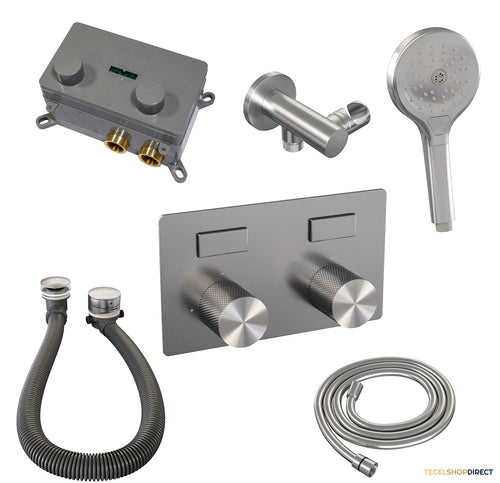 Thermostatische Inbouw Badkraan Brauer Brushed Carving Met Drukknoppen SET 04 Met Badvulcombinatie En 3-Standen Handdouche En Doucheslang En Wandaansluitbocht RVS Geborsteld PVD