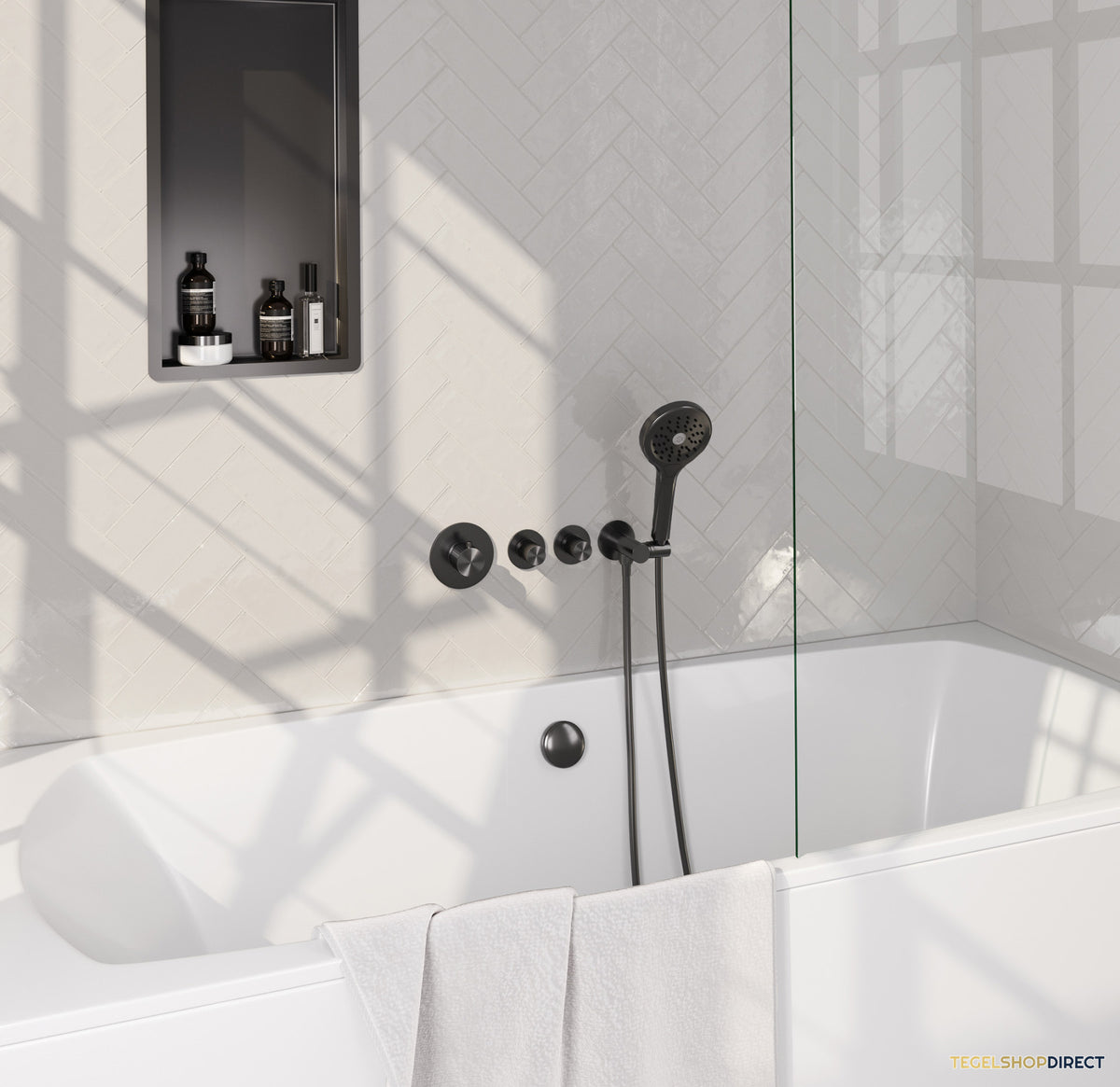 Brauer Stripe thermostatische inbouw badkraan SET 02 met badvulcombinatie en 3-standen handdouche en doucheslang en wandaansluitbocht gunmetal geborsteld PVD