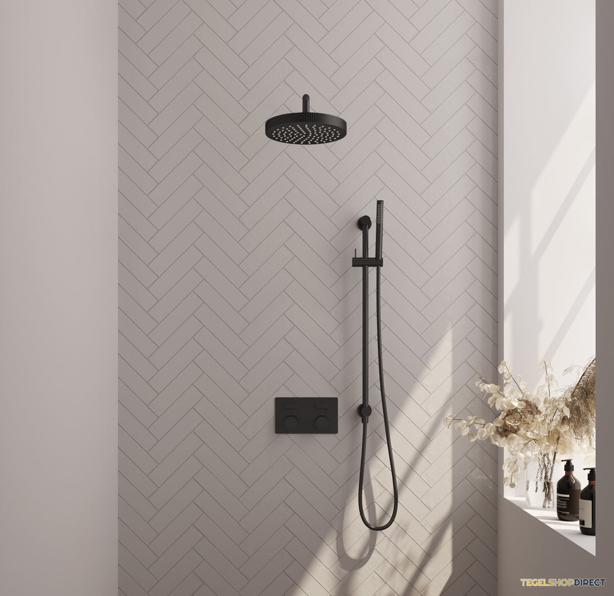 Brauer Stripe thermostatische inbouw regendouche met drukknoppen SET 32 met 25 cm douchekop en gebogen muurarm en staaf handdouche en doucheslang en geintegreerde glijstang mat zwart